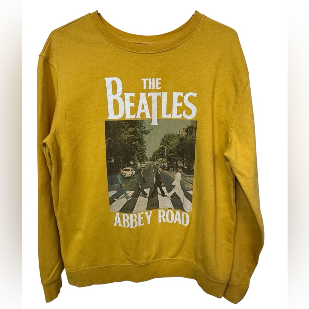 Love Tribe Yellow Graphic Love Tribe Crew Women’s XL Rock Sweatshirt